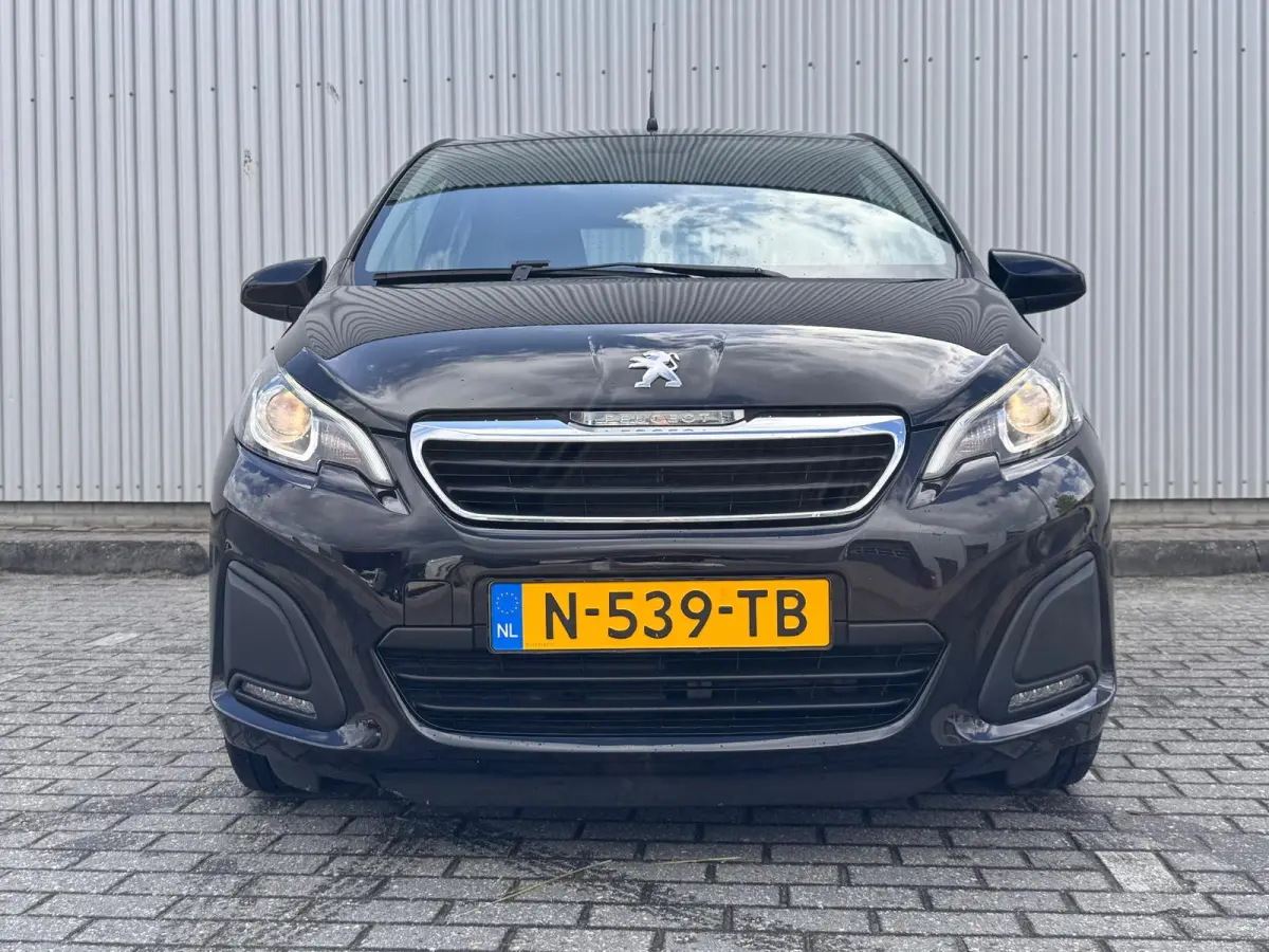 1.0 e-VTi Active | Airco | Radio | Bluetooth | Elektrische ramen | | Achterbank in delen neerklapbaar | Airco | Centrale deurvergrendeling met afstandsbediening