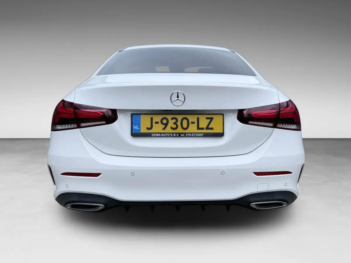 180 Business Solution AMG NAVI/V-COCKPIT/CAM/DAB/LED/CARPLAY/ECC/PDC///