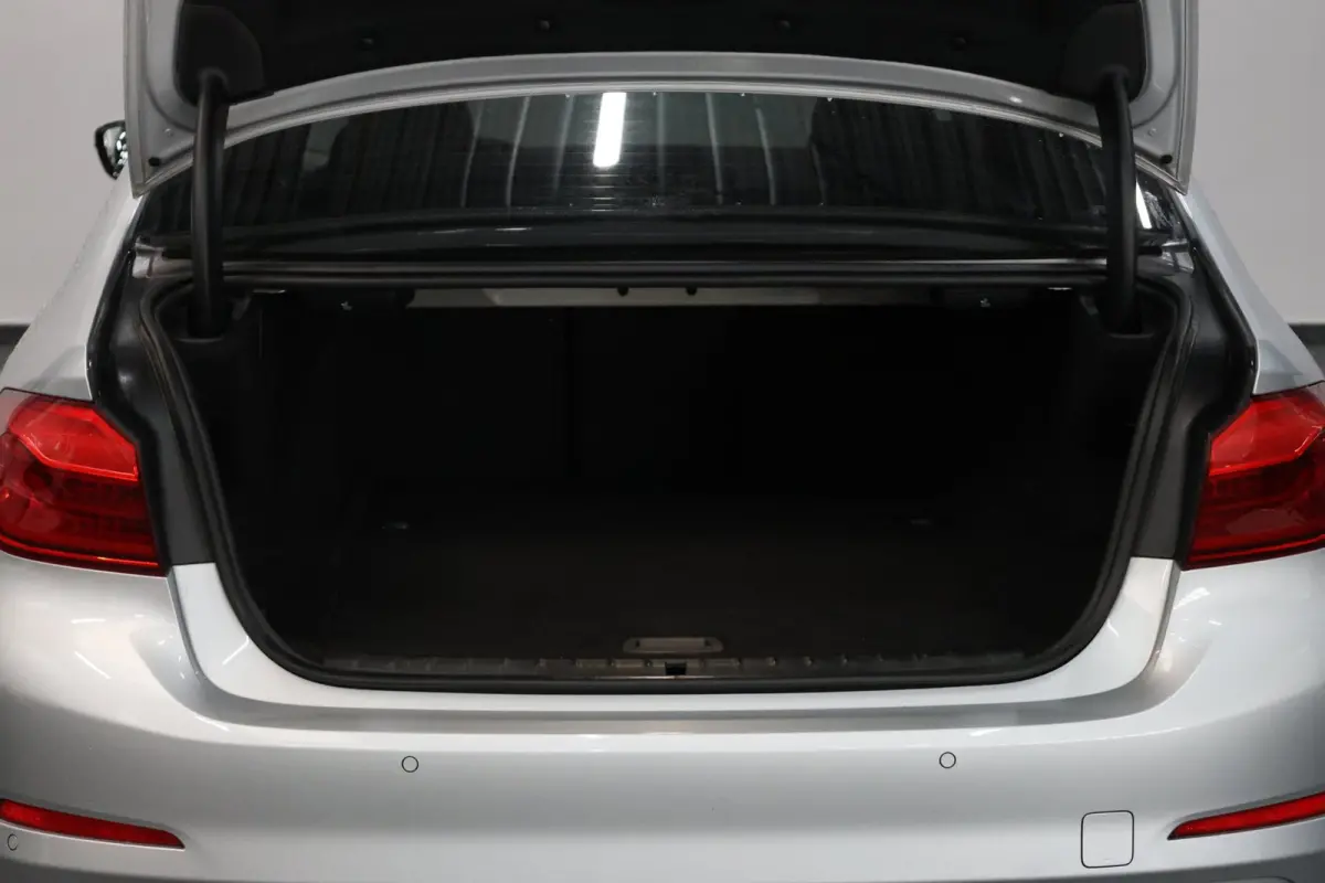 530e iPerformance High Executive LED/VIRTUAL/SFEER/SOFT/LEER+S.VERWARMING/LMV/CAM/ECC/12 MND GARANTIE
