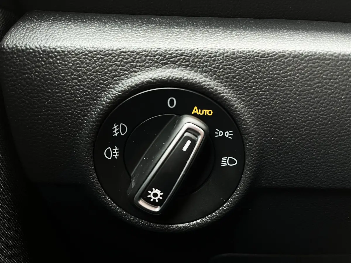1.0 TSI 110pk Style Business | Navigatie | App Connect | Elektr. Achterklep