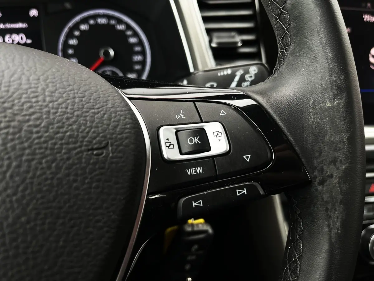 1.0 TSI 110pk Style Business | Navigatie | App Connect | Elektr. Achterklep