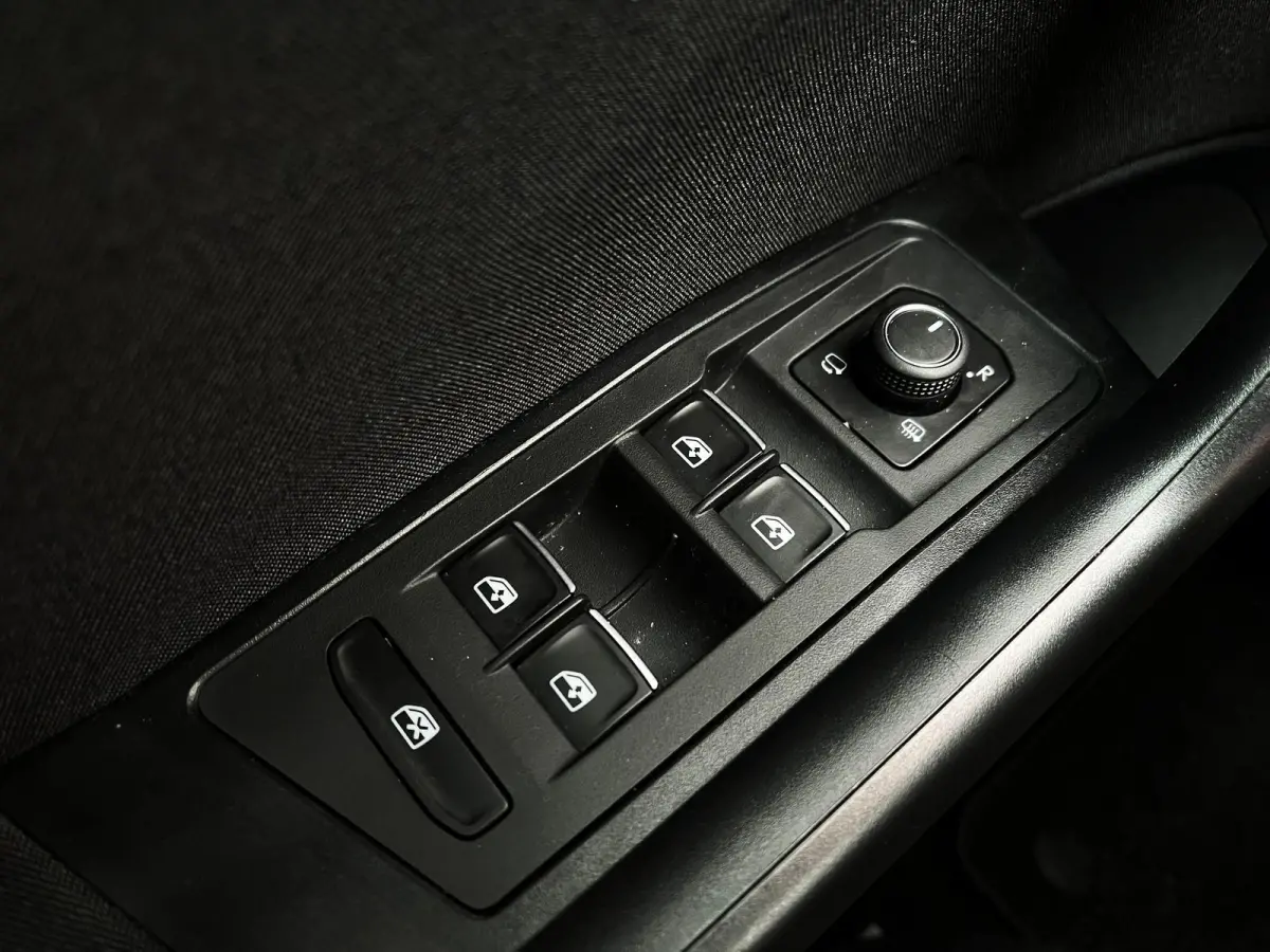 1.0 TSI 110pk Style Business | Navigatie | App Connect | Elektr. Achterklep