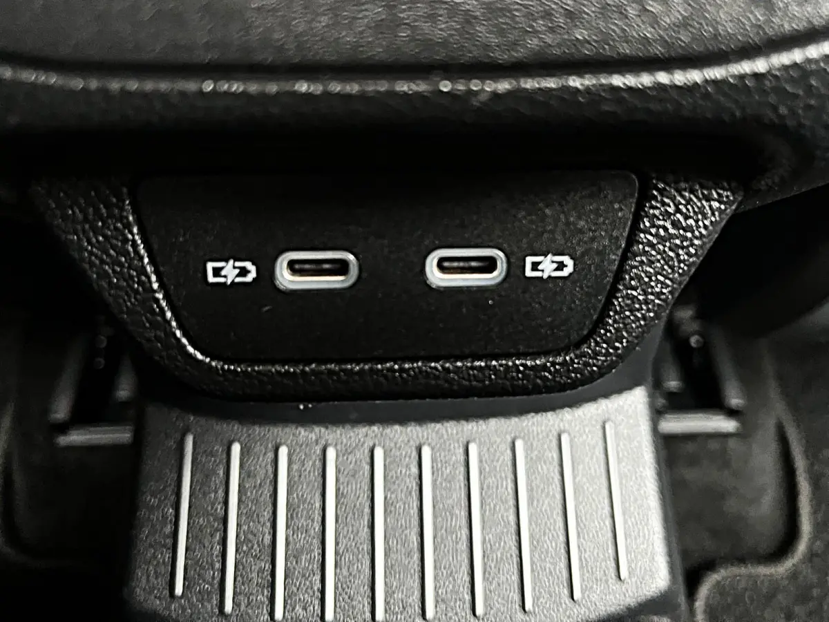 1.0 TSI 110pk Style Business | Navigatie | App Connect | Elektr. Achterklep