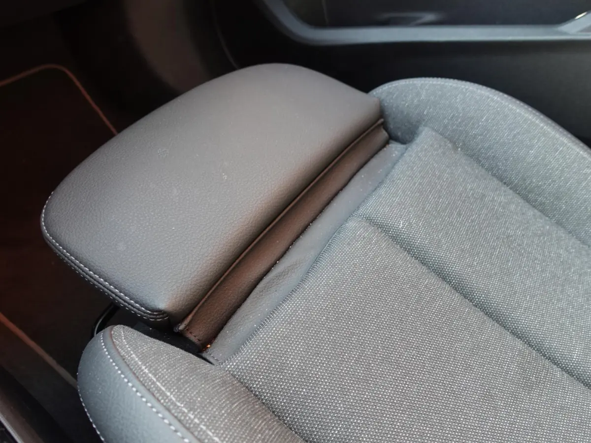 118i Introduction Edition Automaat DEMO Navigatie  Virtual Cockpit  Parkeersensoren  Ledverlichting  HiFi audio  Cruise Control  Climate Control  Getinte ramen