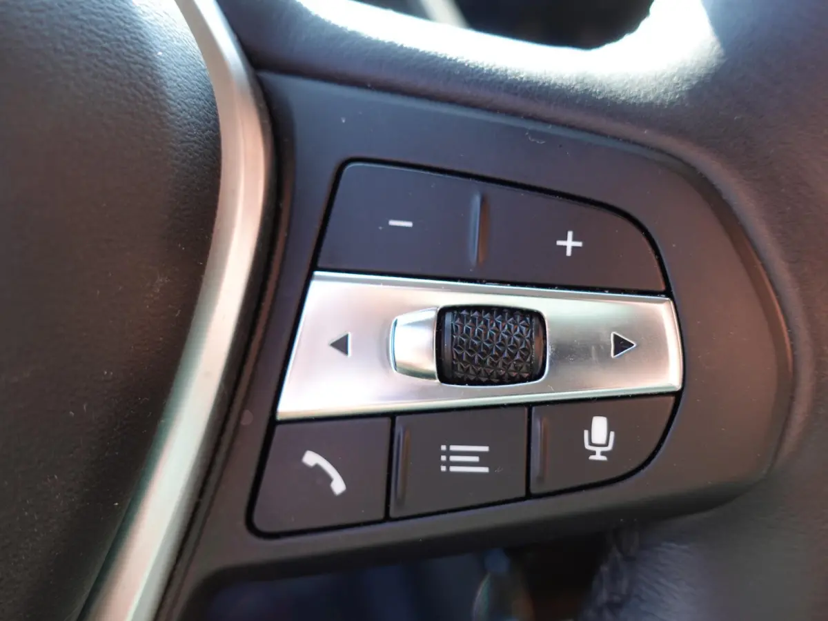 118i Introduction Edition Automaat DEMO Navigatie  Virtual Cockpit  Parkeersensoren  Ledverlichting  HiFi audio  Cruise Control  Climate Control  Getinte ramen