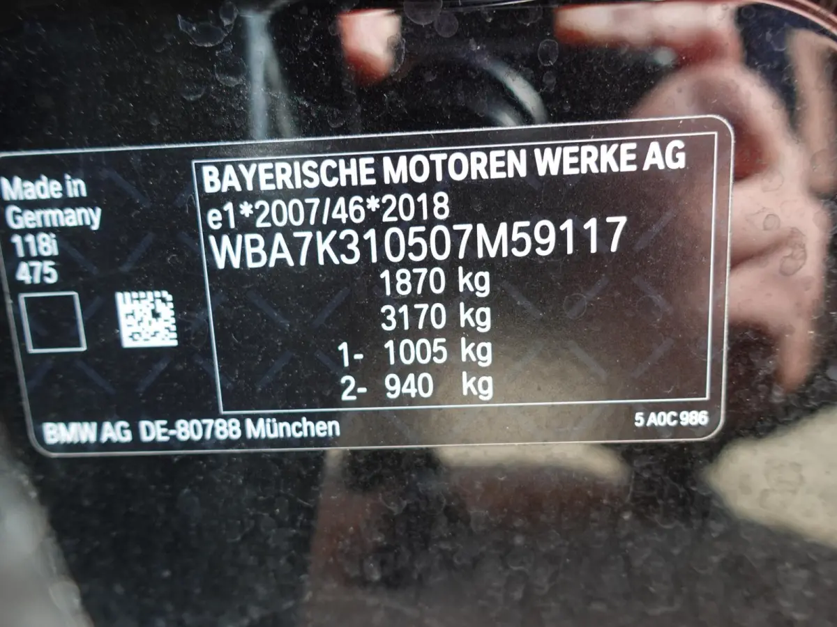 118i Introduction Edition Automaat DEMO Navigatie  Virtual Cockpit  Parkeersensoren  Ledverlichting  HiFi audio  Cruise Control  Climate Control  Getinte ramen