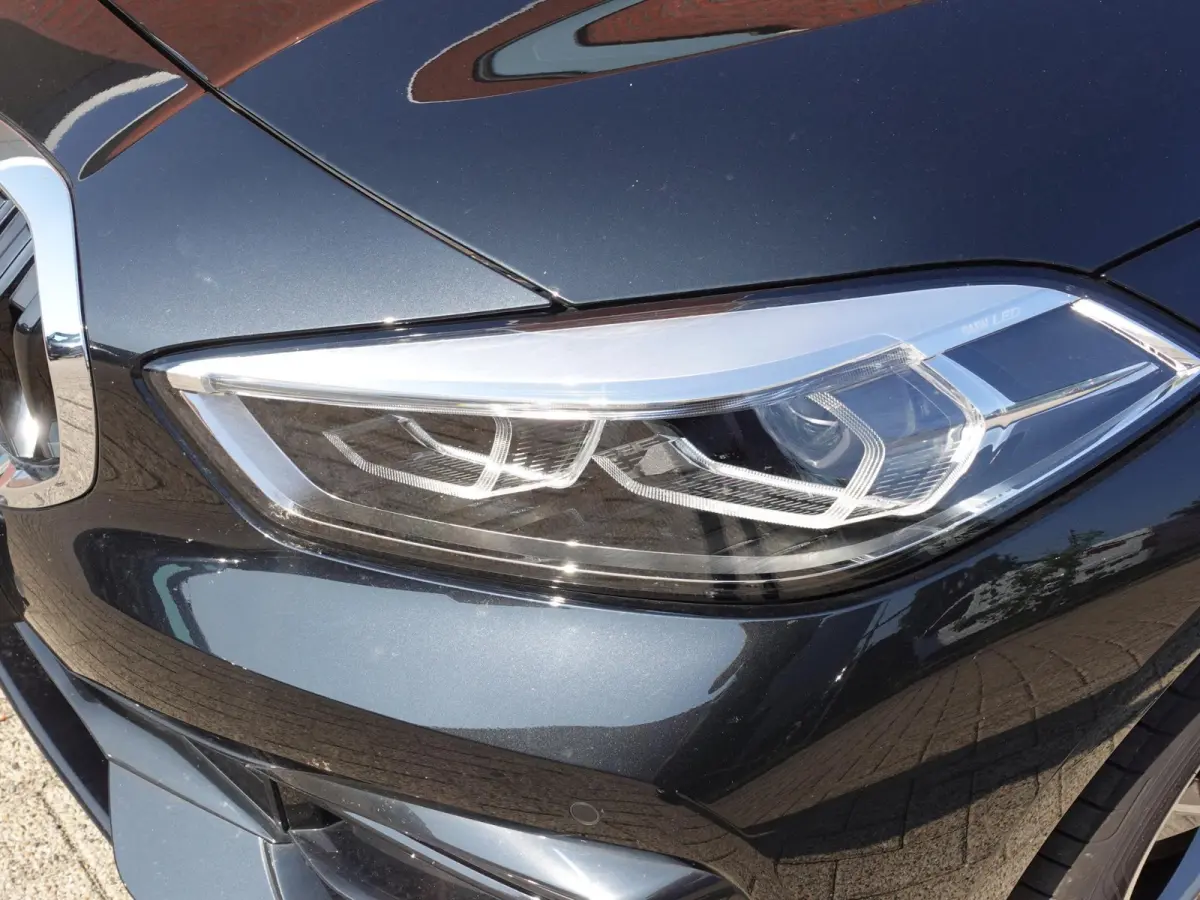 118i Introduction Edition Automaat DEMO Navigatie  Virtual Cockpit  Parkeersensoren  Ledverlichting  HiFi audio  Cruise Control  Climate Control  Getinte ramen