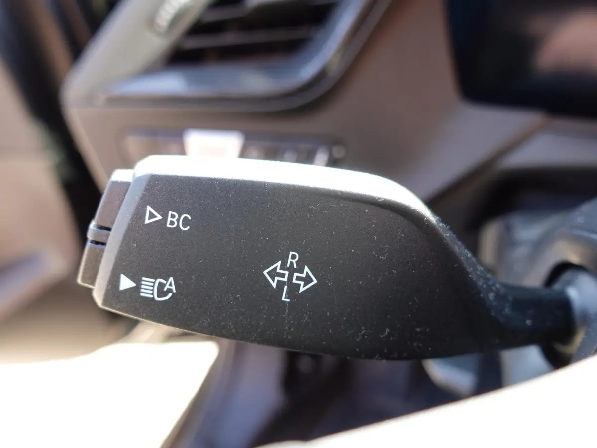 118i Introduction Edition Automaat DEMO Navigatie  Virtual Cockpit  Parkeersensoren  Ledverlichting  HiFi audio  Cruise Control  Climate Control  Getinte ramen