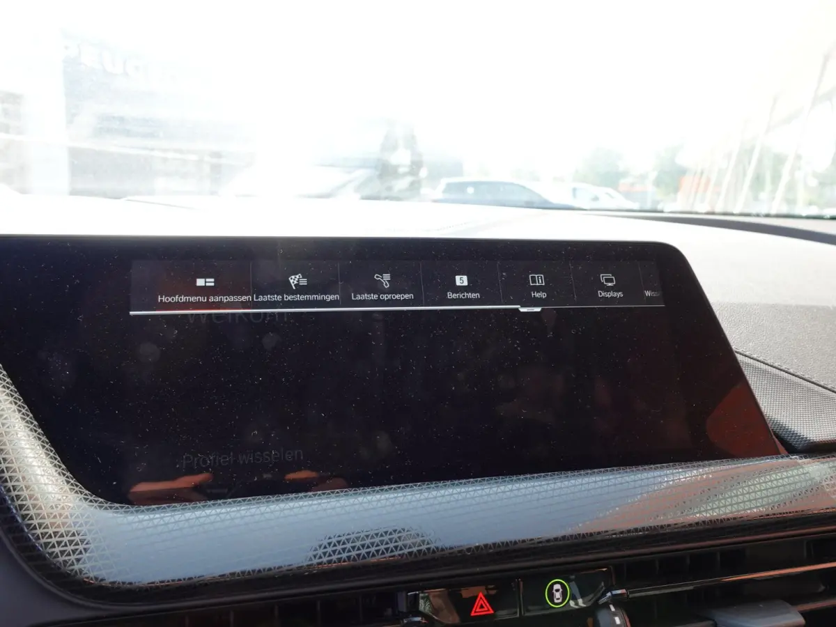 118i Introduction Edition Automaat DEMO Navigatie  Virtual Cockpit  Parkeersensoren  Ledverlichting  HiFi audio  Cruise Control  Climate Control  Getinte ramen