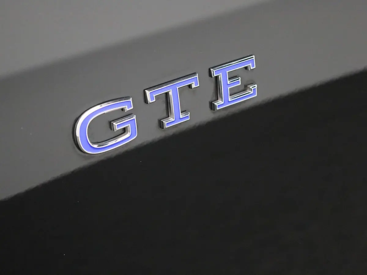 1.5 eHybrid GTE 272 PK| Origineel Nederlands | 1e Eigenaar | Navigatie | LED Matrix | Achteruitrijcamera | Stoelverwarming | Stuurwielverwarming | Black Style