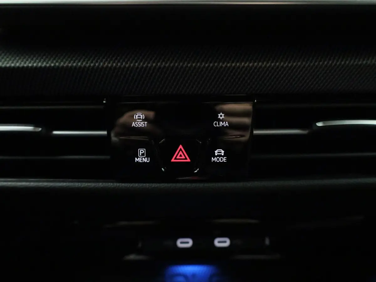 1.5 eHybrid GTE 272 PK| Origineel Nederlands | 1e Eigenaar | Navigatie | LED Matrix | Achteruitrijcamera | Stoelverwarming | Stuurwielverwarming | Black Style