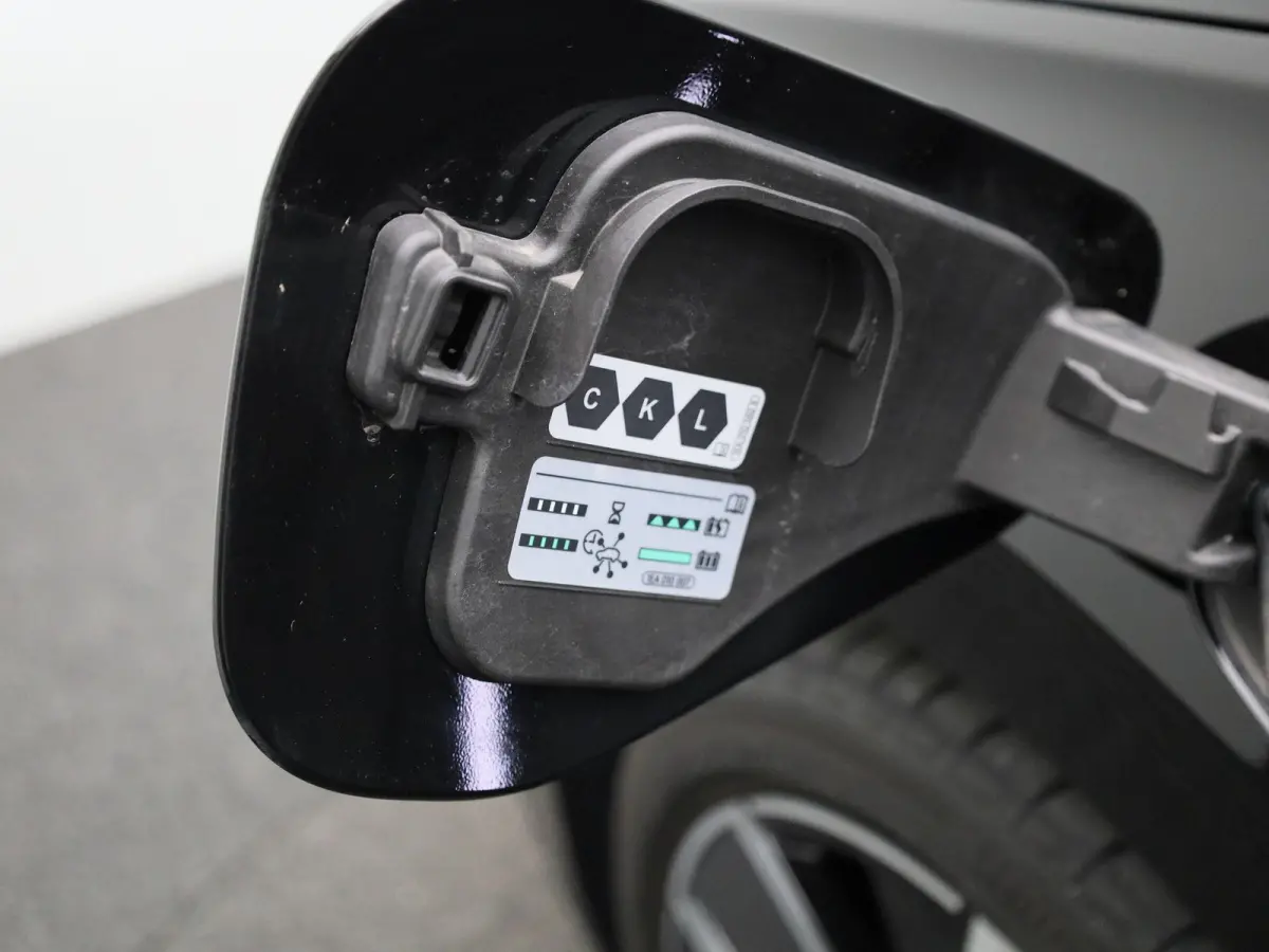 1.5 eHybrid Style Edition 204 PK| Origineel Nederlands | 1e Eigenaar | Navigatie | Stoelverwarming | Stuurwielverwarming | LED Matrix | Achteruitrijcamera