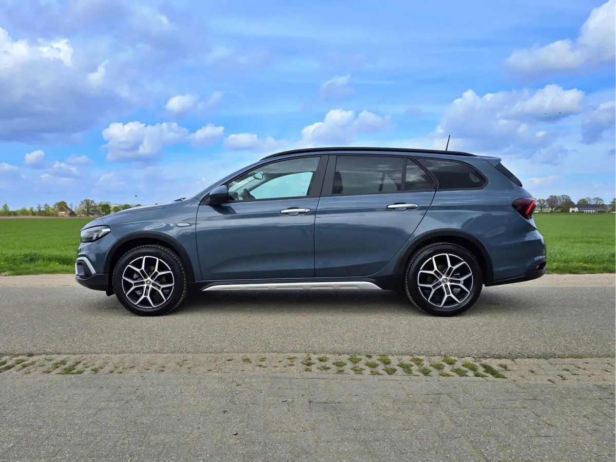 1.5 Hybrid City - 150 Pk - ParkeerCamera - Adaptive Cruise Control - Climate control