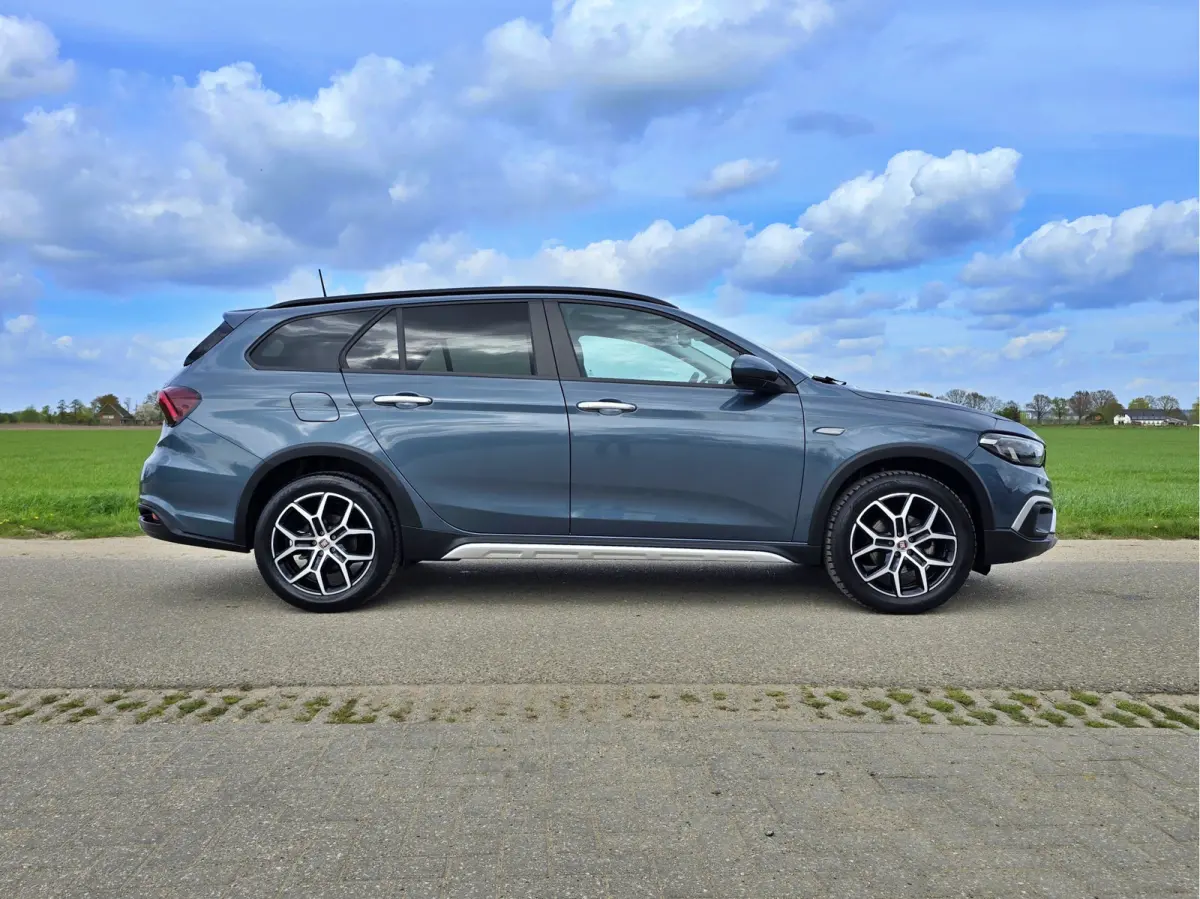 1.5 Hybrid City - 150 Pk - ParkeerCamera - Adaptive Cruise Control - Climate control