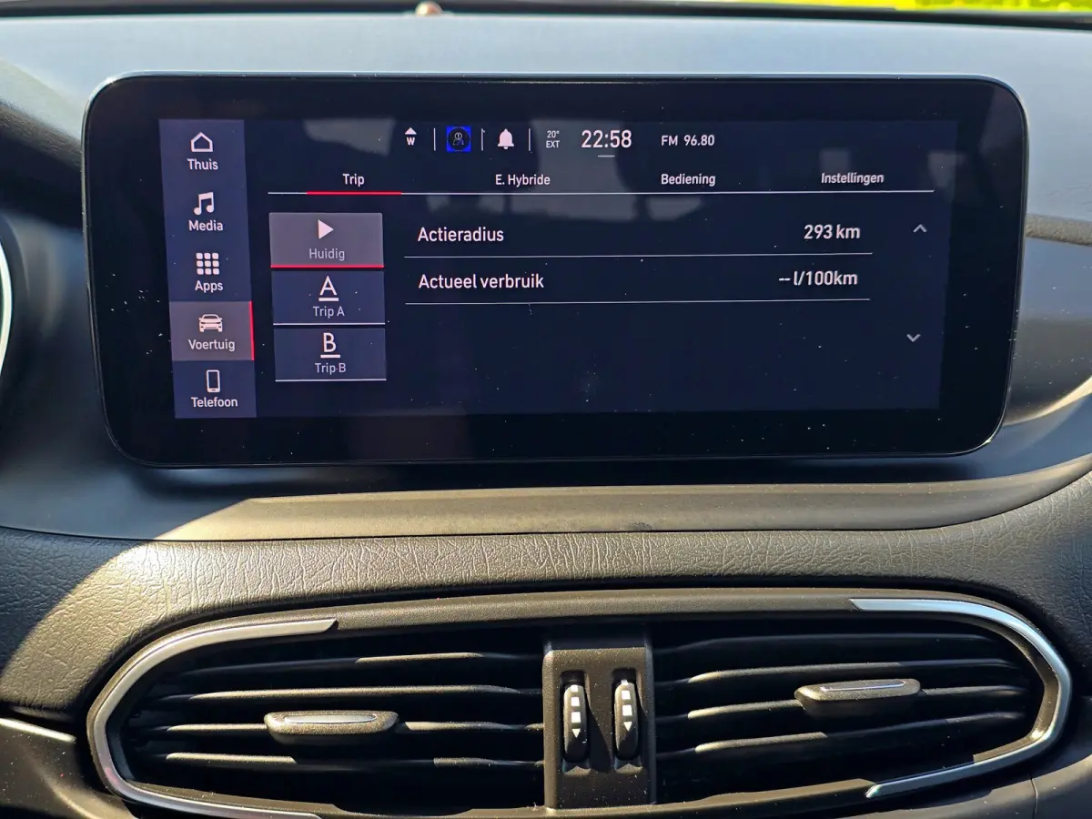1.5 Hybrid City - 150 Pk - ParkeerCamera - Adaptive Cruise Control - Climate control