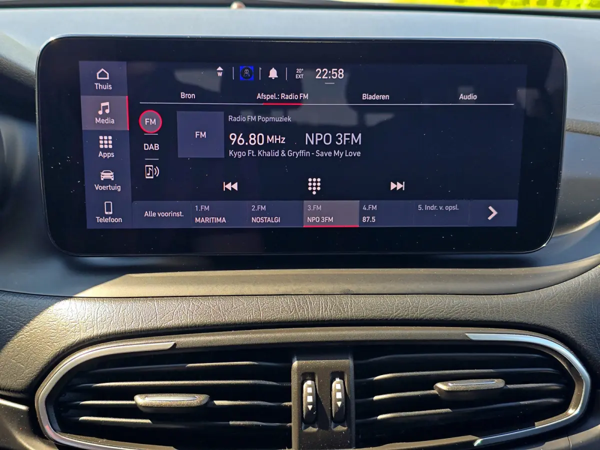 1.5 Hybrid City - 150 Pk - ParkeerCamera - Adaptive Cruise Control - Climate control