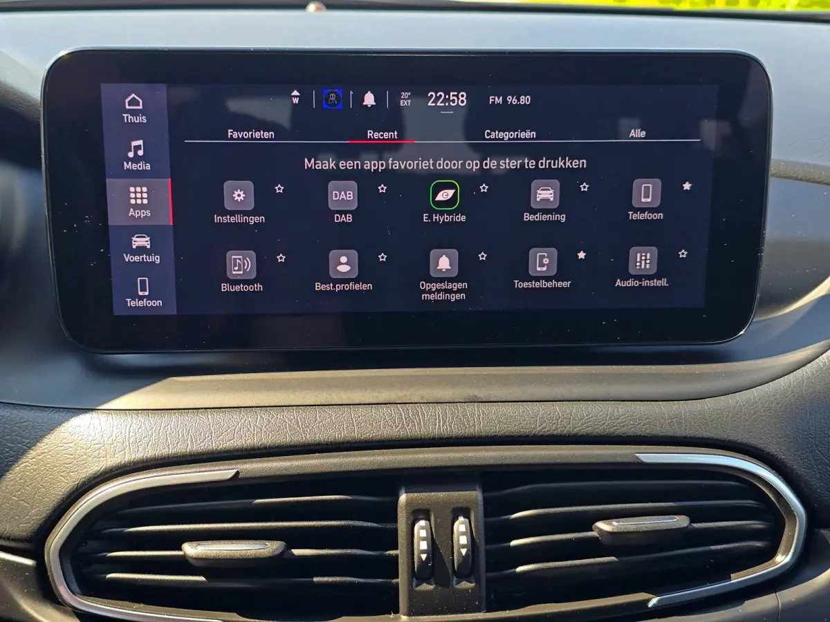 1.5 Hybrid City - 150 Pk - ParkeerCamera - Adaptive Cruise Control - Climate control