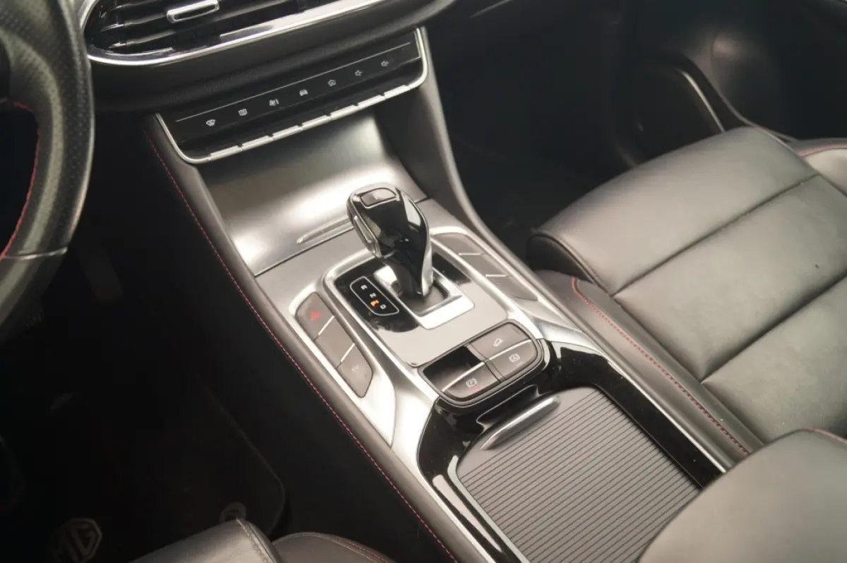 1.5 TGDI PHEV Edition -LEER-CAM-TREKHAAK-ECC-