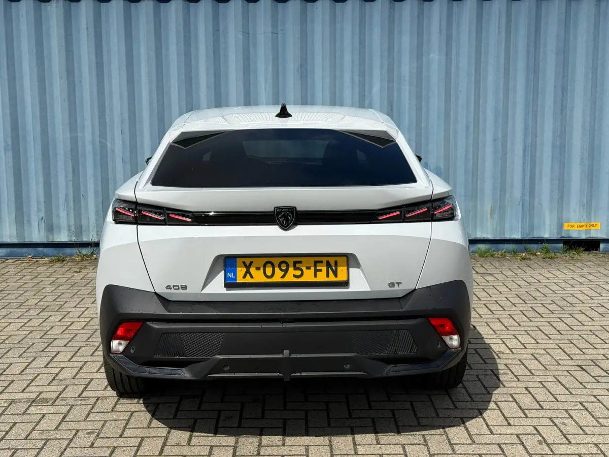 1.2 PureTech GT 130 EAT8 Alcantara bekleding | 360 Camera | Focal | Keyless | Elektrische achterklep | Adeptieve cruise control | Stuurwiel verwarming
