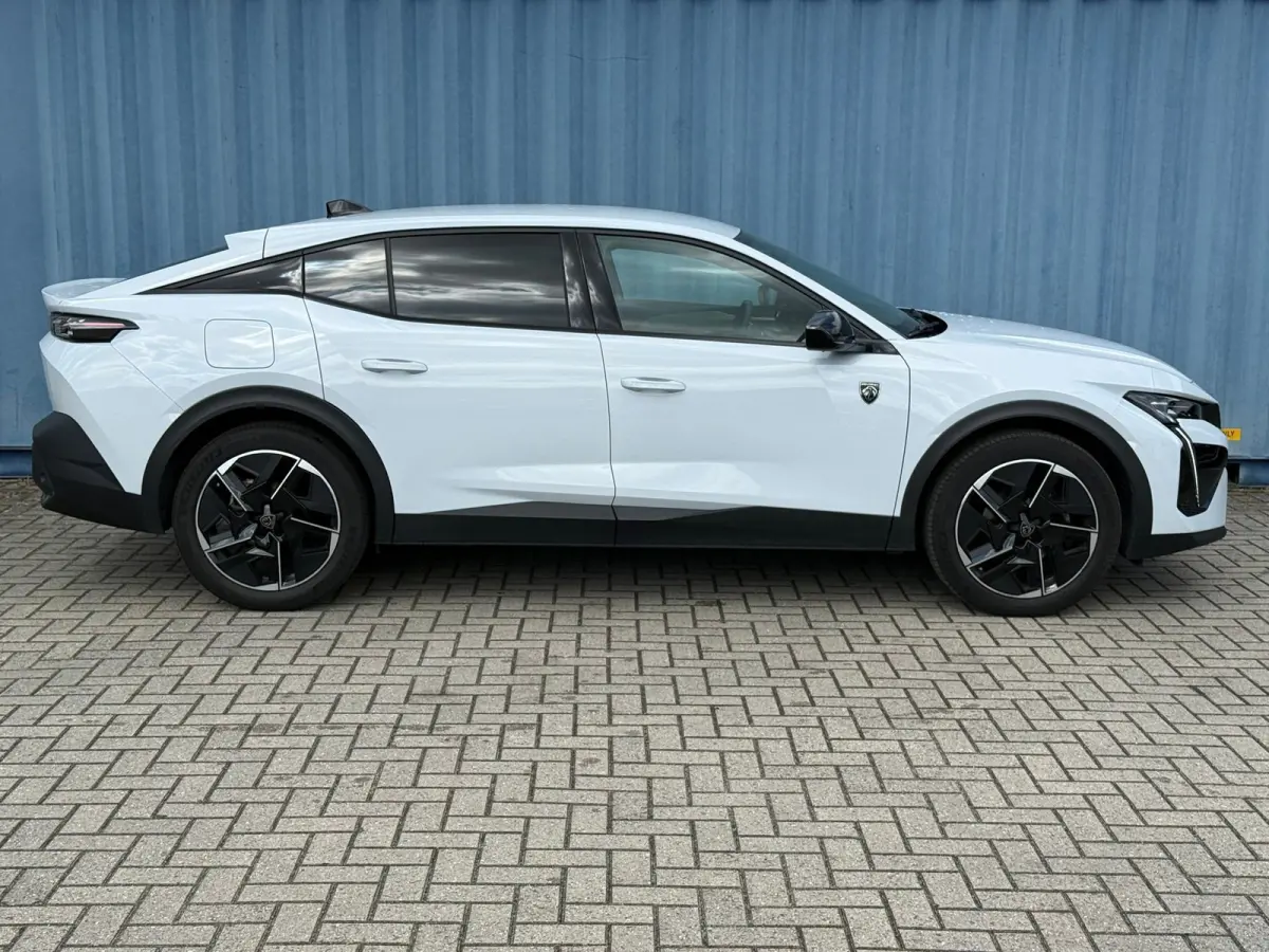 1.2 PureTech GT 130 EAT8 Alcantara bekleding | 360 Camera | Focal | Keyless | Elektrische achterklep | Adeptieve cruise control | Stuurwiel verwarming