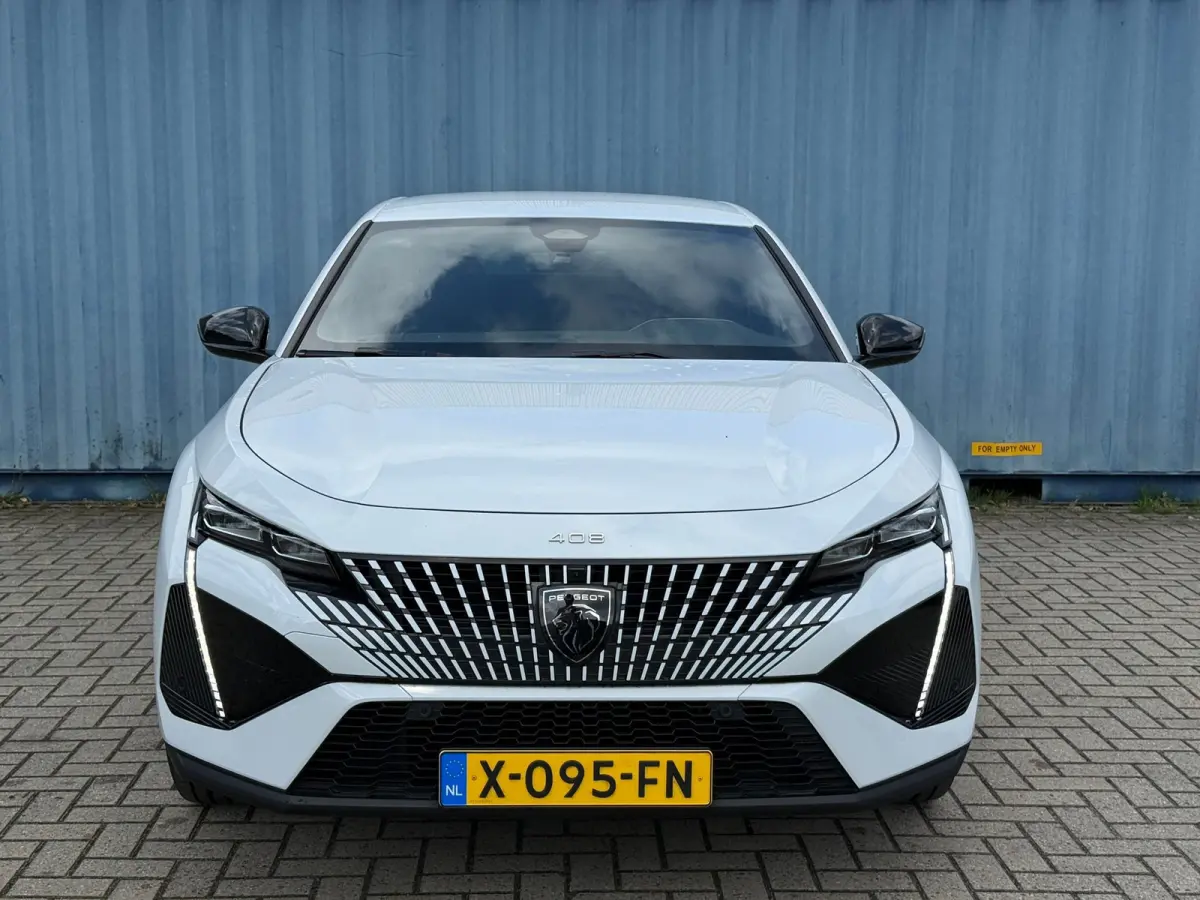 1.2 PureTech GT 130 EAT8 Alcantara bekleding | 360 Camera | Focal | Keyless | Elektrische achterklep | Adeptieve cruise control | Stuurwiel verwarming