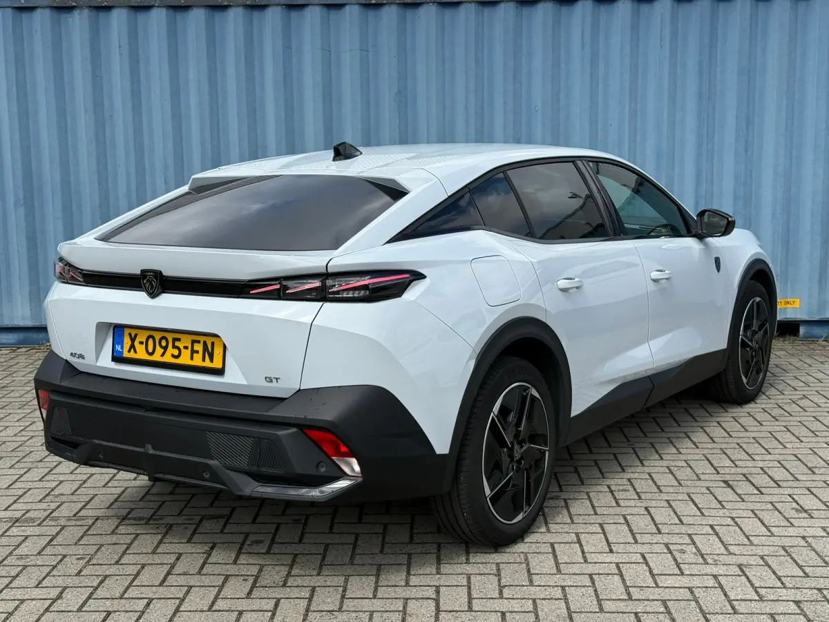 1.2 PureTech GT 130 EAT8 Alcantara bekleding | 360 Camera | Focal | Keyless | Elektrische achterklep | Adeptieve cruise control | Stuurwiel verwarming
