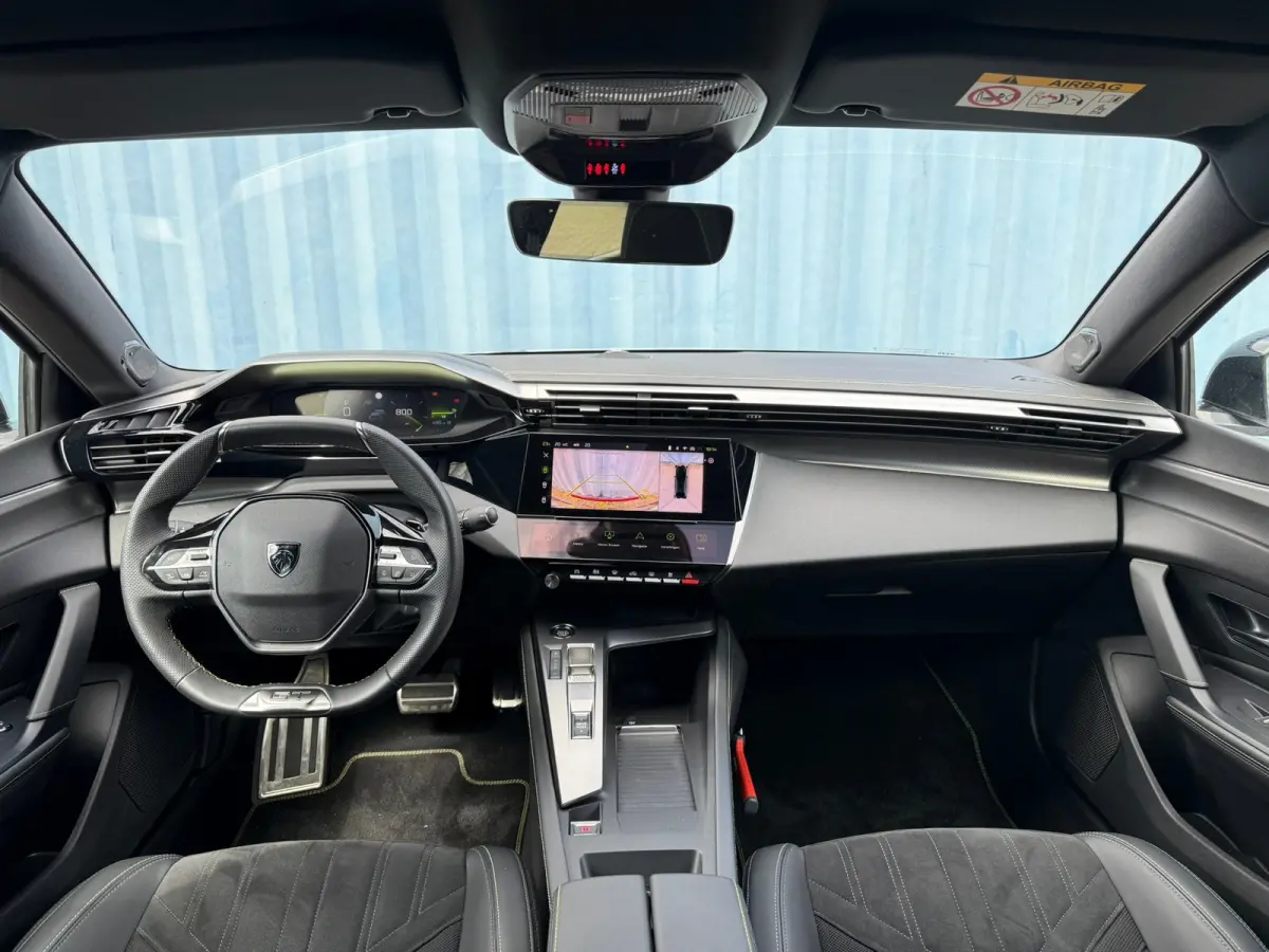 1.2 PureTech GT 130 EAT8 Alcantara bekleding | 360 Camera | Focal | Keyless | Elektrische achterklep | Adeptieve cruise control | Stuurwiel verwarming