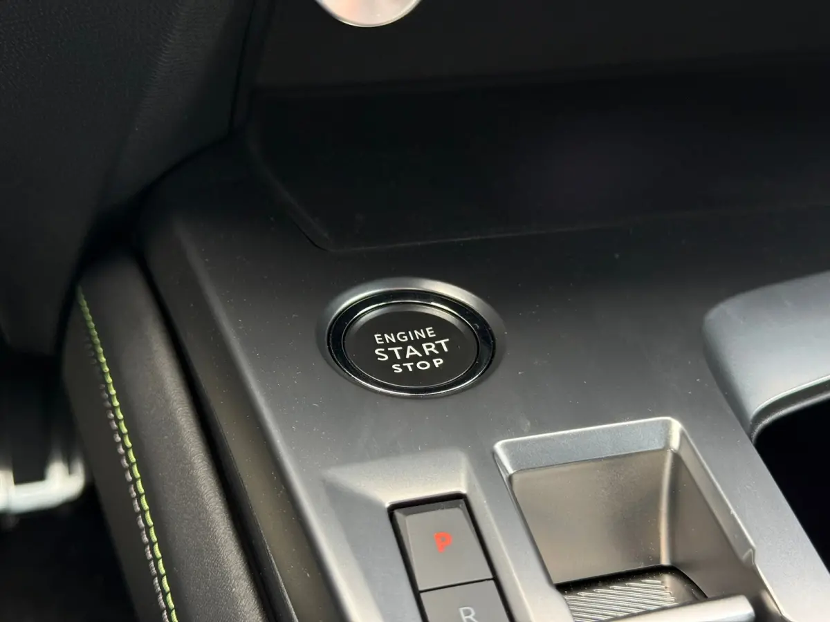 1.2 PureTech GT 130 EAT8 Alcantara bekleding | 360 Camera | Focal | Keyless | Elektrische achterklep | Adeptieve cruise control | Stuurwiel verwarming