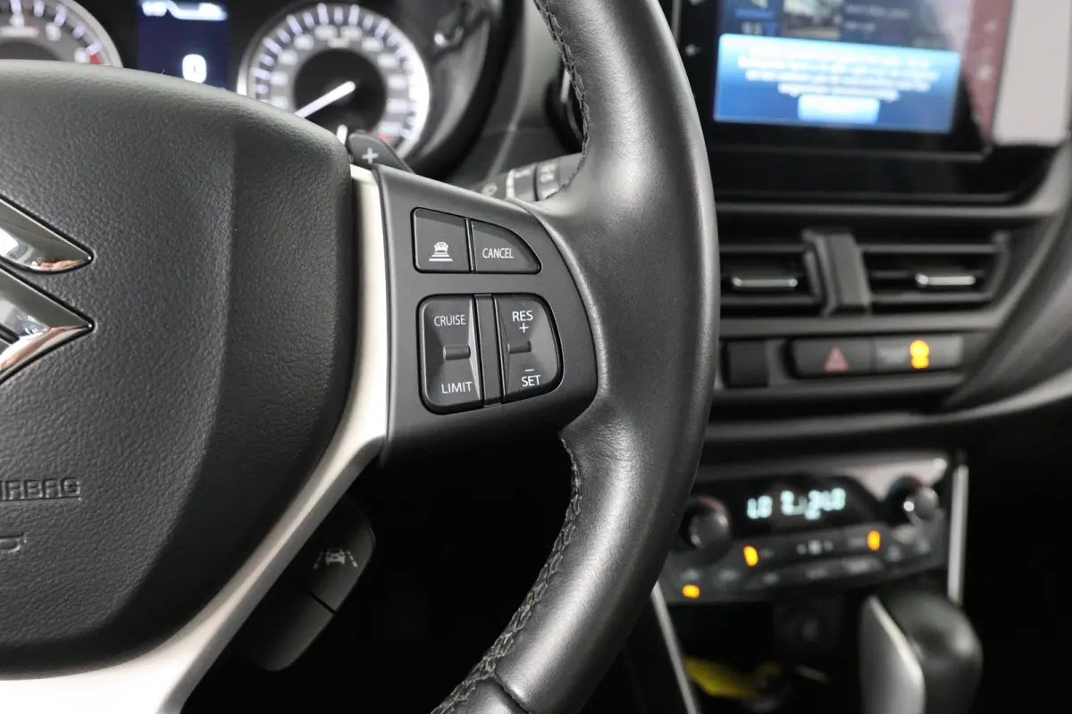 1.4 Boosterjet Select Smart Hybrid | Afn Trekhaak | Adaptive Cruise | Stoelverwarming | Camera | Keyless | Camera | Dealer Onderhouden | Climate Control