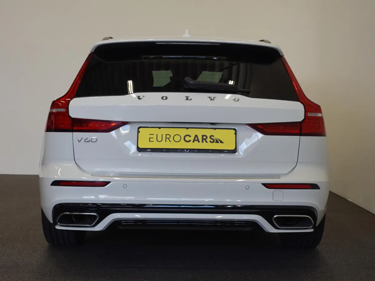 2.0 T6 Recharge AWD R-Design Panoramadak Navigatie Apple Carplay/Android Auto Camera Parkeersensoren Stoel- en stuurverwarming Cruise Control Blind Spot Assist Virtual Cockpit Climate Contro