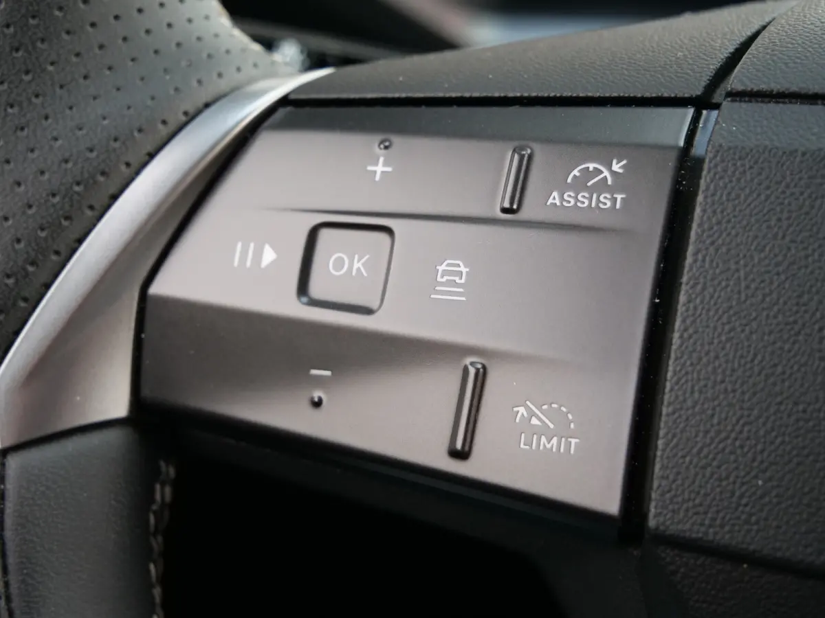 1.2 Turbo Hybrid GS 136 Pk Automaat Navi / DAB / Apple Carplay / Camera / Winterpakket