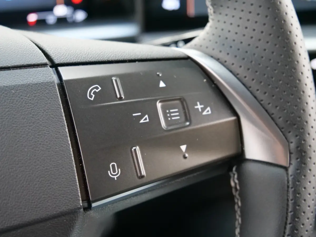 1.2 Turbo Hybrid GS 136 Pk Automaat Navi / DAB / Apple Carplay / Camera / Winterpakket