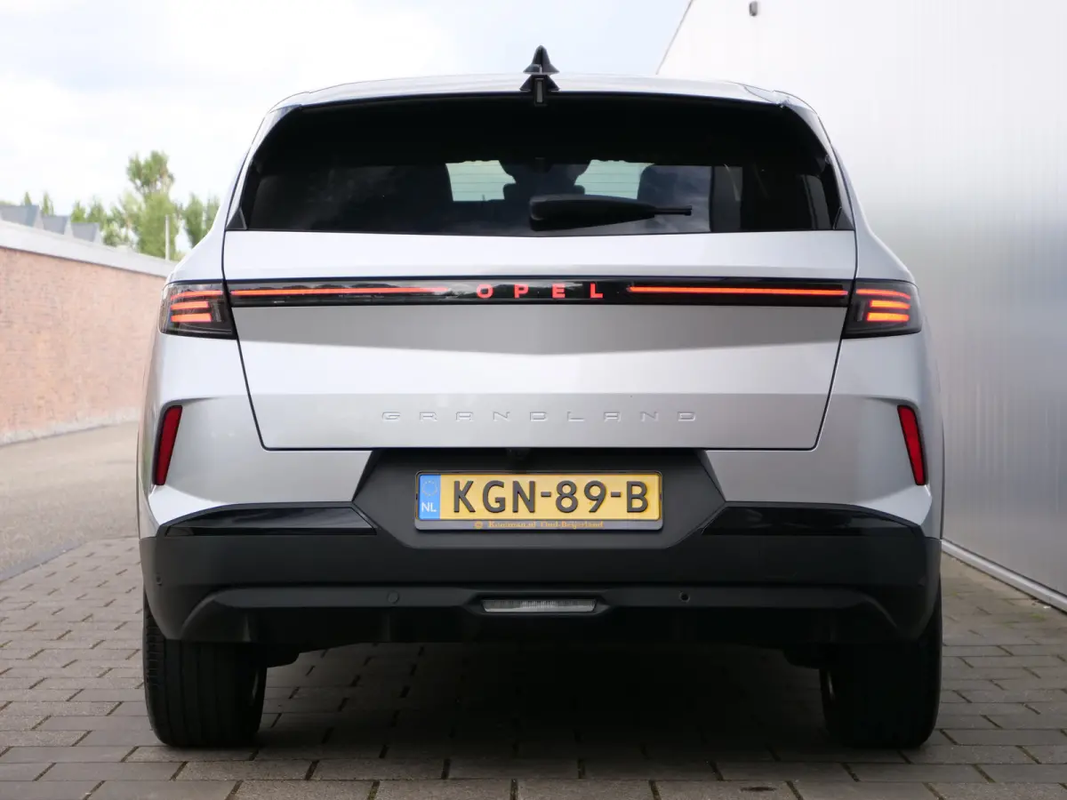 1.2 Turbo Hybrid GS 136 Pk Automaat Navi / DAB / Apple Carplay / Camera / Winterpakket