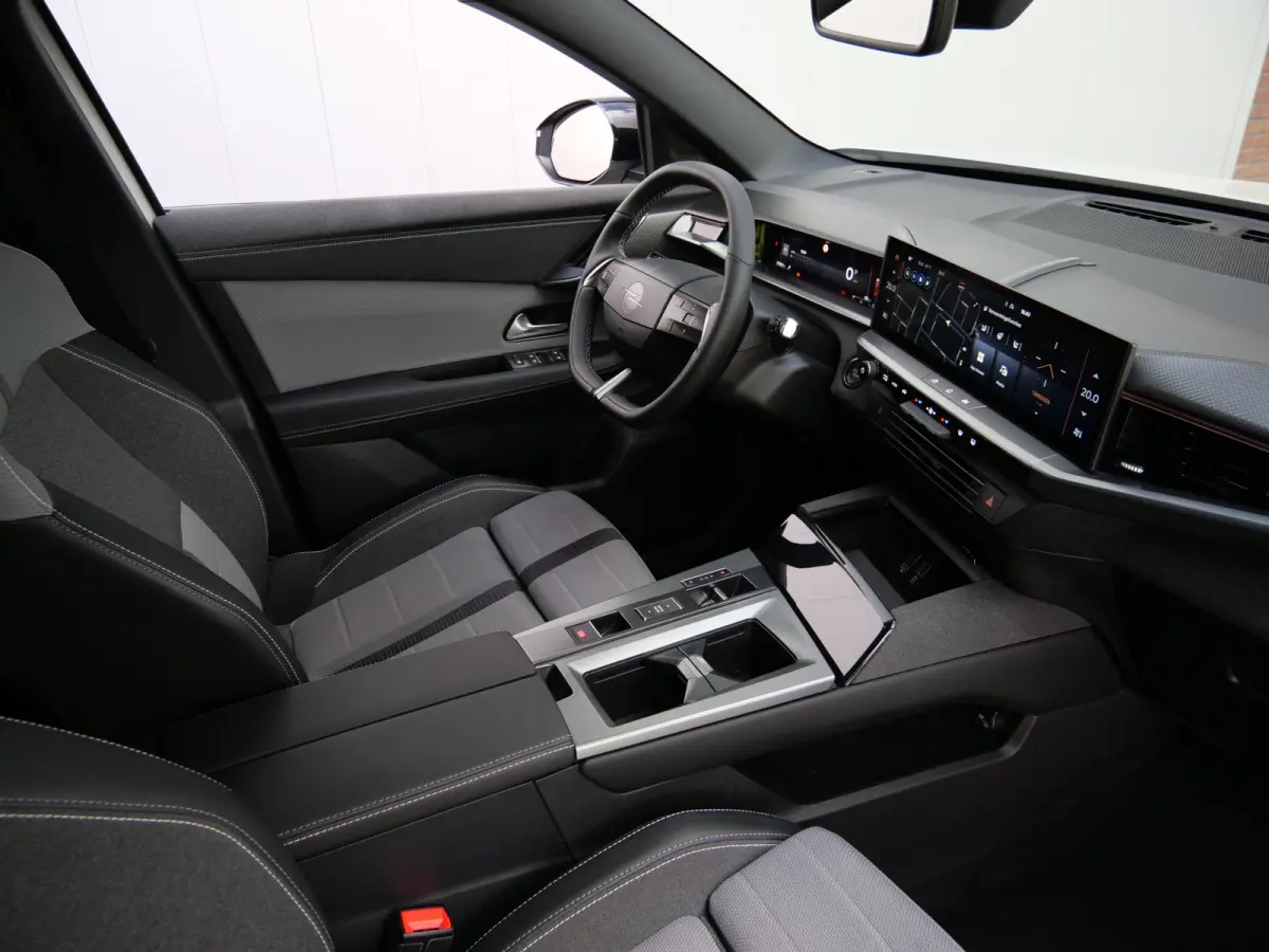 1.2 Turbo Hybrid GS 136 Pk Automaat Navi / DAB / Apple Carplay / Camera / Winterpakket