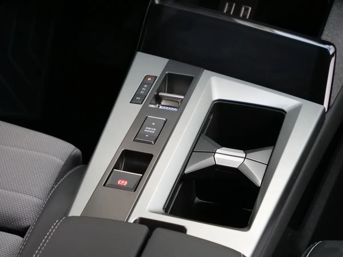 1.2 Turbo Hybrid GS 136 Pk Automaat Navi / DAB / Apple Carplay / Camera / Winterpakket