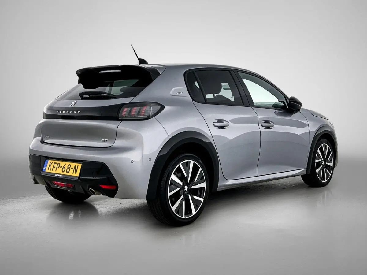 1.2 GT 100pk Automaat | Navigatie | Climate Control | Cruise Control | Camera | 17"LMV | Dodehoekdetectie | LED | Apple Carplay/Android Auto |