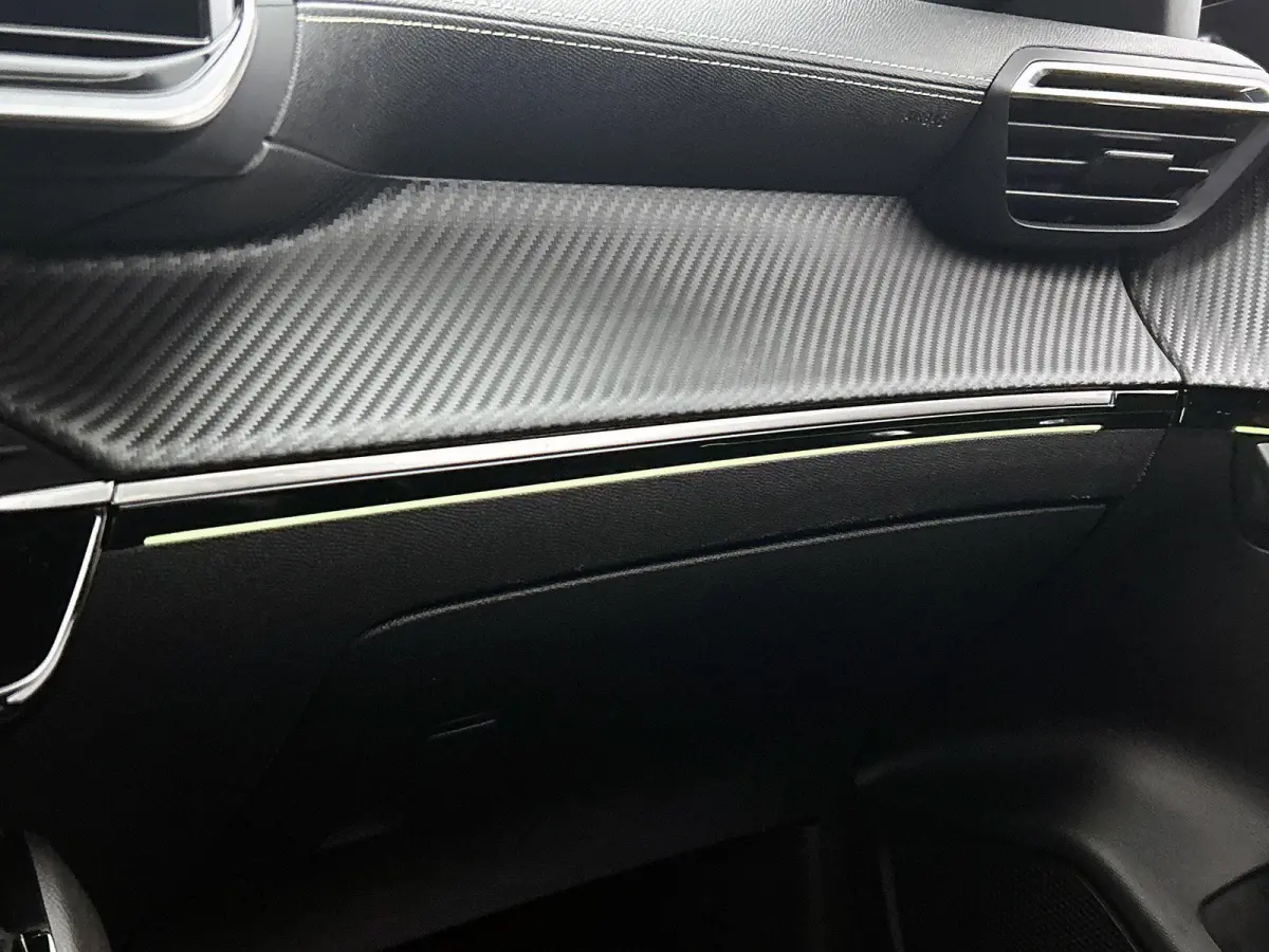 1.2 GT 100pk Automaat | Navigatie | Climate Control | Cruise Control | Camera | 17"LMV | Dodehoekdetectie | LED | Apple Carplay/Android Auto |