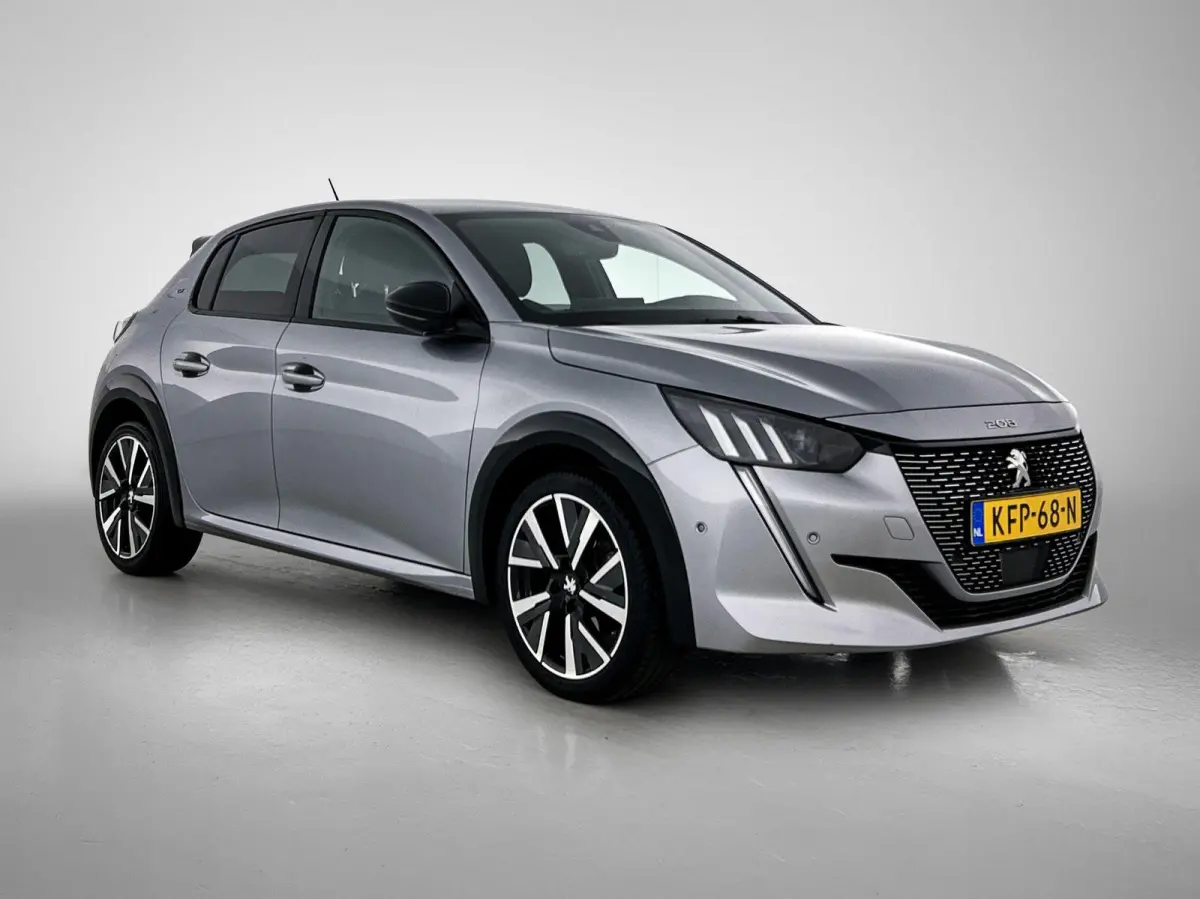 1.2 GT 100pk Automaat | Navigatie | Climate Control | Cruise Control | Camera | 17"LMV | Dodehoekdetectie | LED | Apple Carplay/Android Auto |