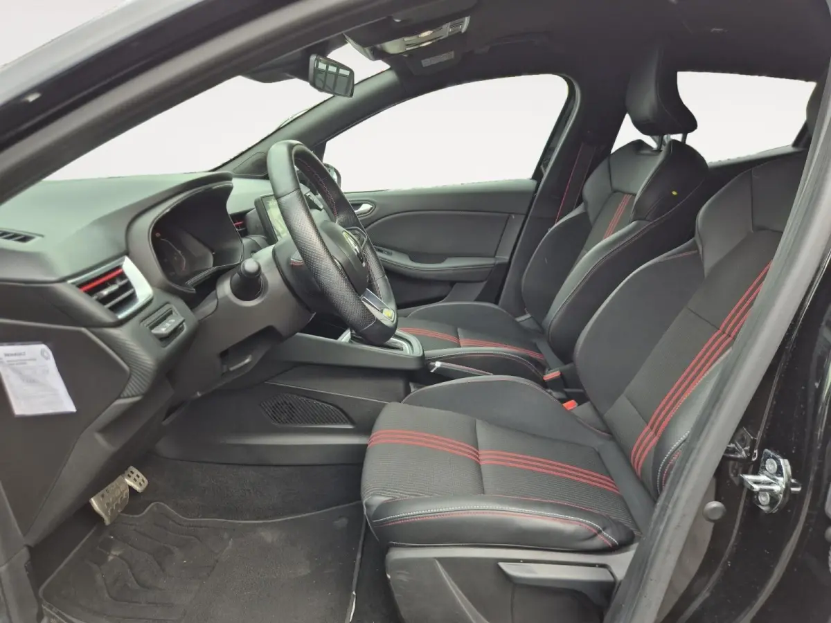 1.6 E-Tech Hybrid 140 R.S. Line | Cruise Control | Climate Control | Navigatie | Camera | Sportstoelen | LM Velgen |