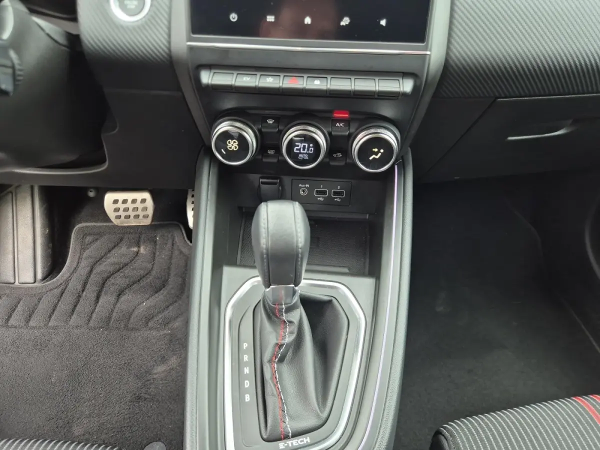 1.6 E-Tech Hybrid 140 R.S. Line | Cruise Control | Climate Control | Navigatie | Camera | Sportstoelen | LM Velgen |