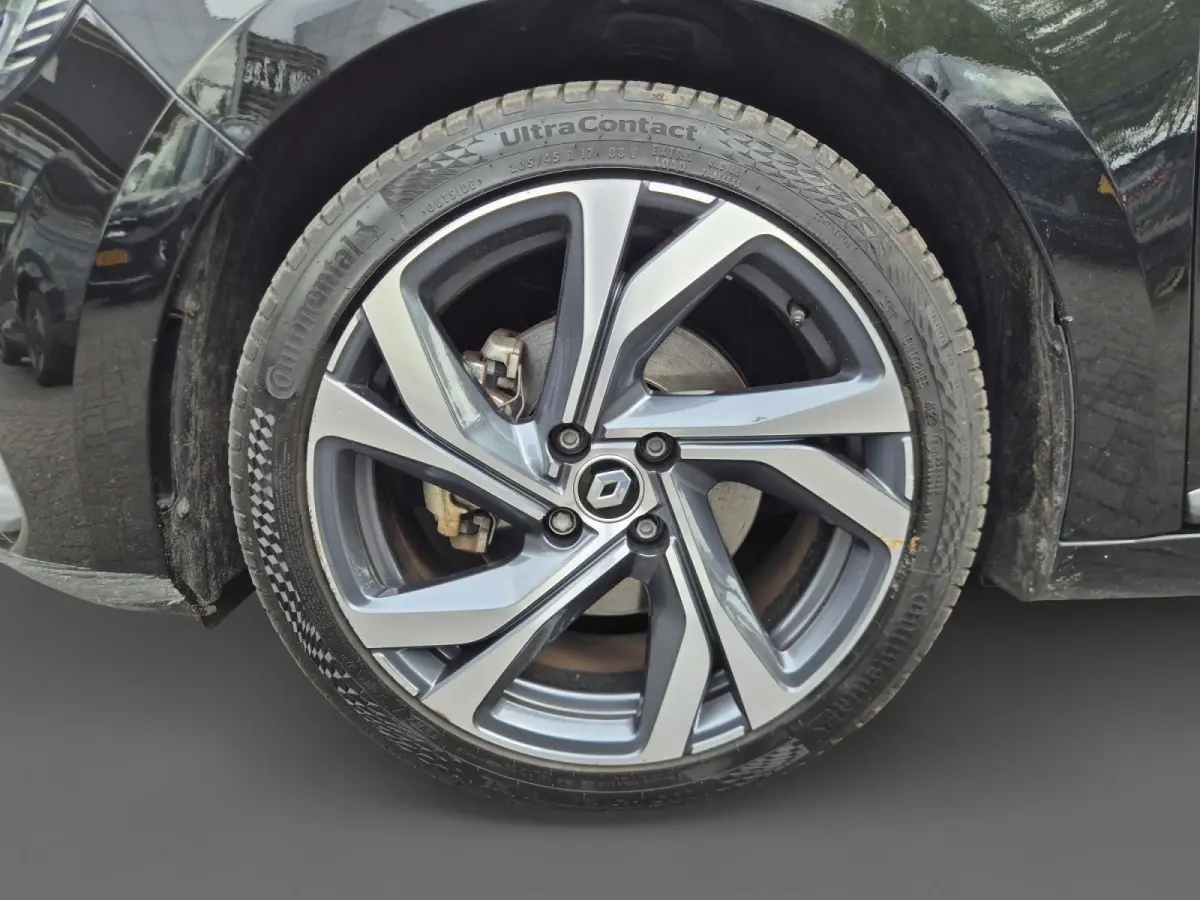 1.6 E-Tech Hybrid 140 R.S. Line | Cruise Control | Climate Control | Navigatie | Camera | Sportstoelen | LM Velgen |