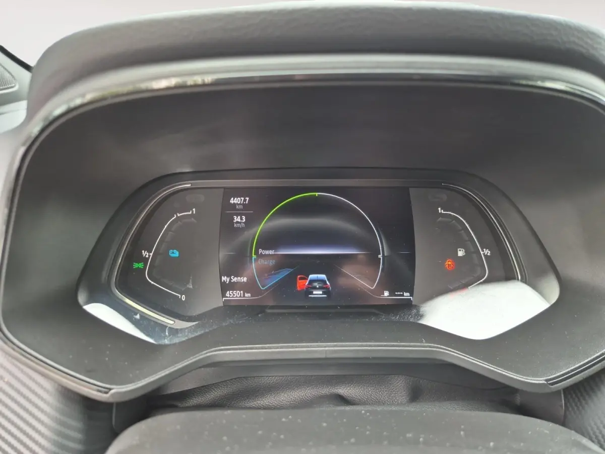 1.6 E-Tech Hybrid 140 R.S. Line | Cruise Control | Climate Control | Navigatie | Camera | Sportstoelen | LM Velgen |