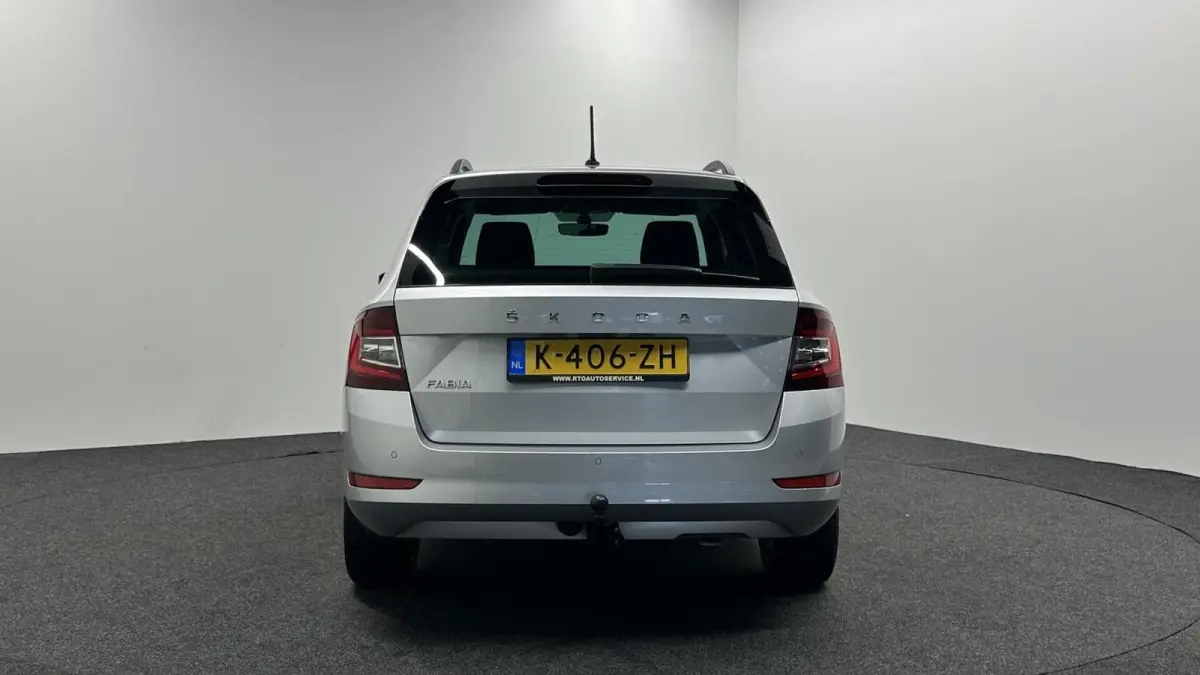 1.0 TSI Ambition AUTOMAAT TREKHAAK CARPLAY NAVI CRUISE ECC LM.