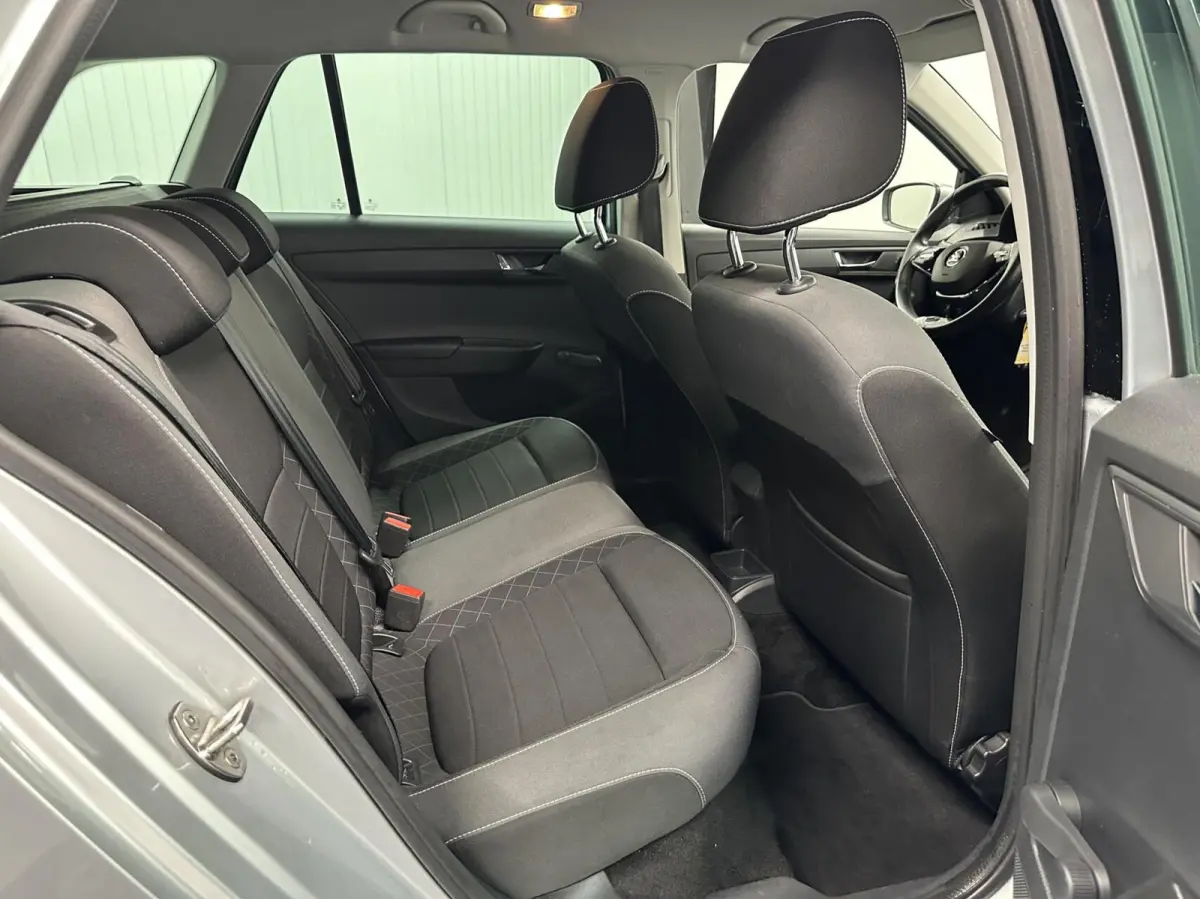 1.0 TSI Ambition AUTOMAAT TREKHAAK CARPLAY NAVI CRUISE ECC LM.