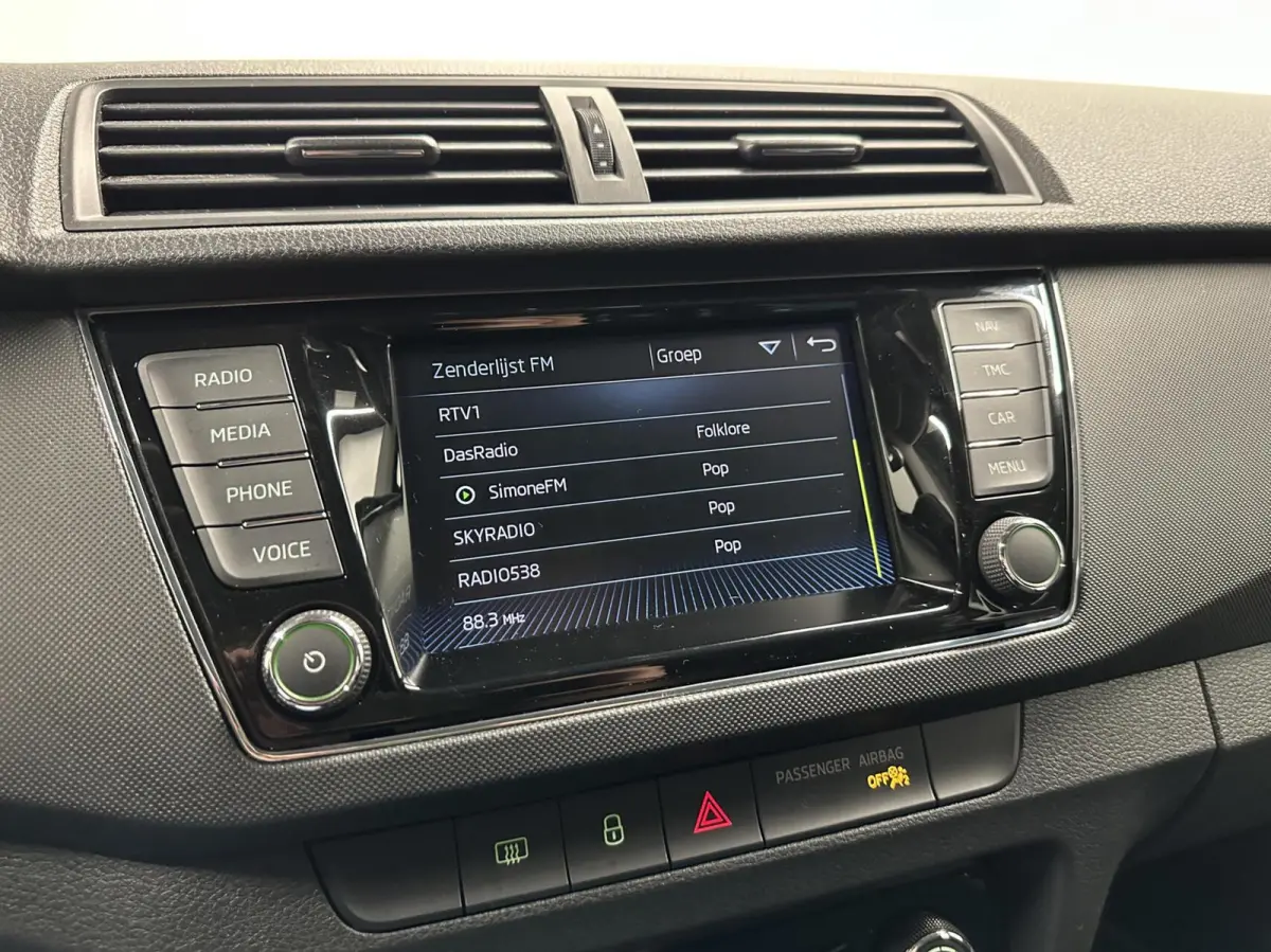 1.0 TSI Ambition AUTOMAAT TREKHAAK CARPLAY NAVI CRUISE ECC LM.