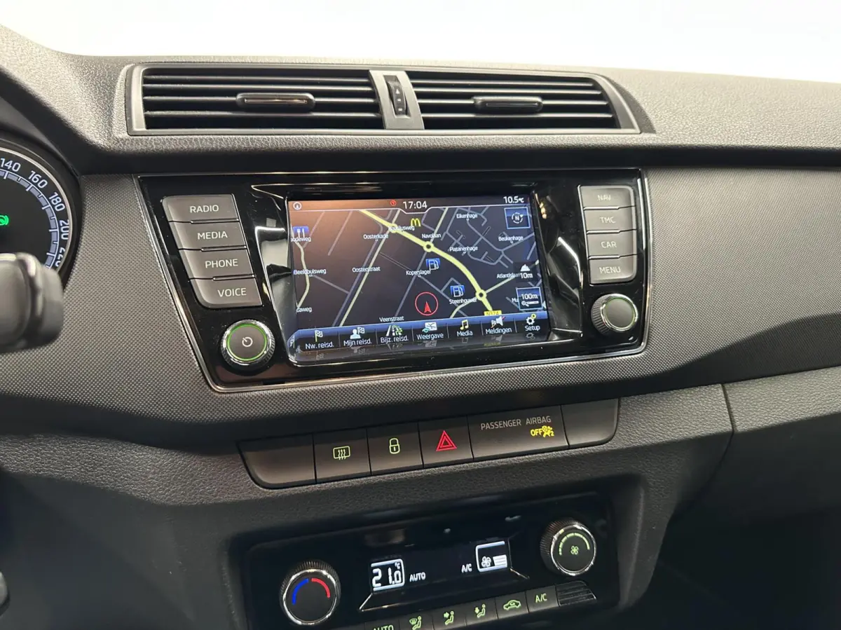 1.0 TSI Ambition AUTOMAAT TREKHAAK CARPLAY NAVI CRUISE ECC LM.