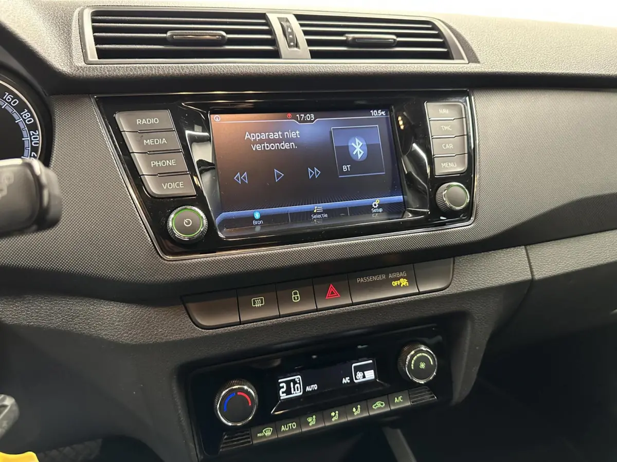1.0 TSI Ambition AUTOMAAT TREKHAAK CARPLAY NAVI CRUISE ECC LM.