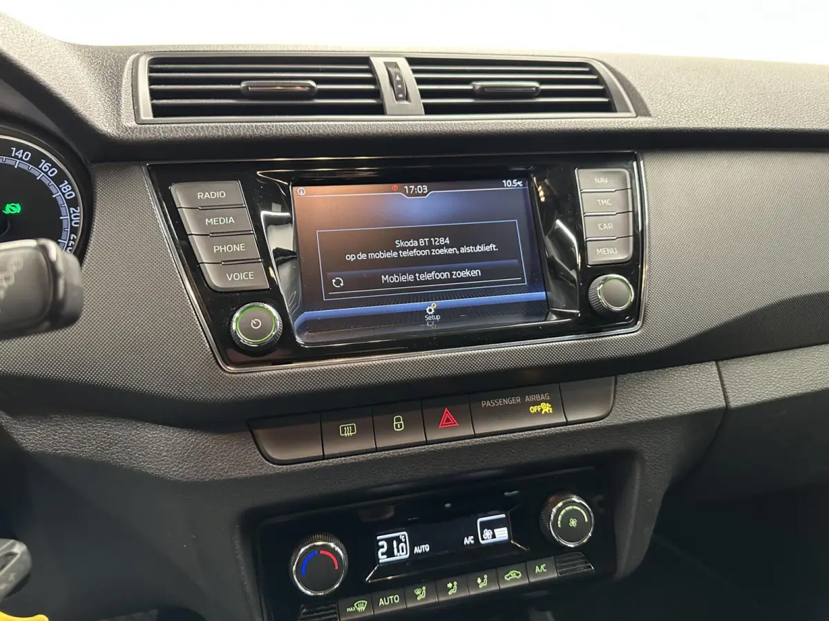 1.0 TSI Ambition AUTOMAAT TREKHAAK CARPLAY NAVI CRUISE ECC LM.