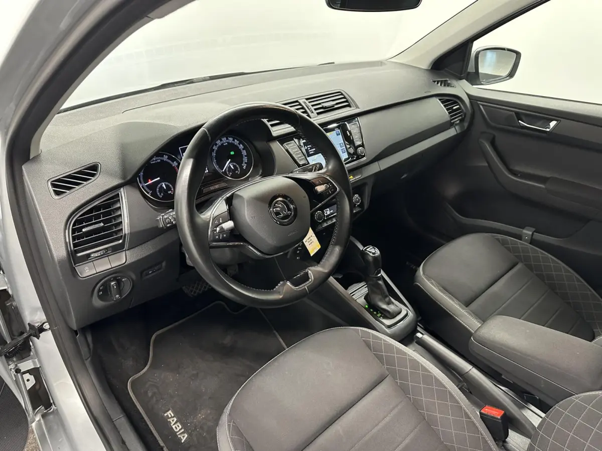 1.0 TSI Ambition AUTOMAAT TREKHAAK CARPLAY NAVI CRUISE ECC LM.
