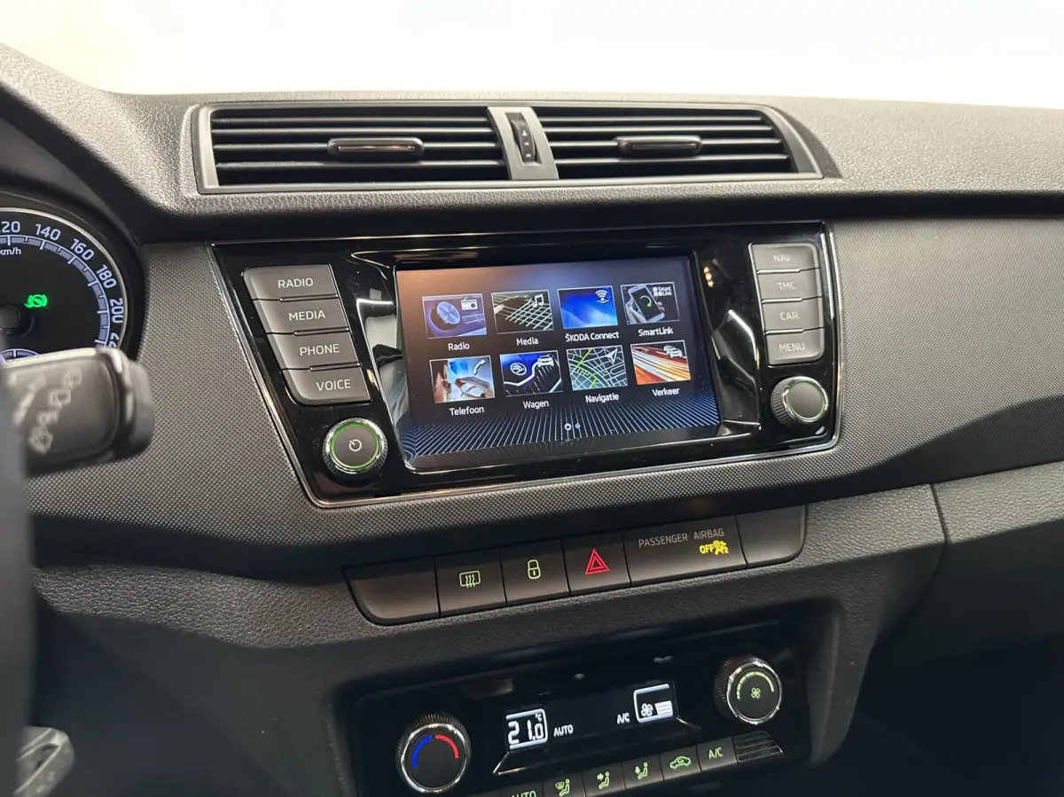 1.0 TSI Ambition AUTOMAAT TREKHAAK CARPLAY NAVI CRUISE ECC LM.